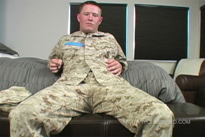 Arlo 22 Blowjob Marine Image