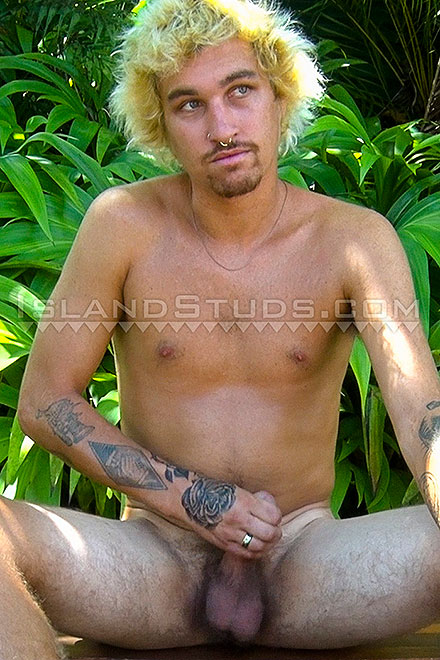Dover Skates Nude! Image